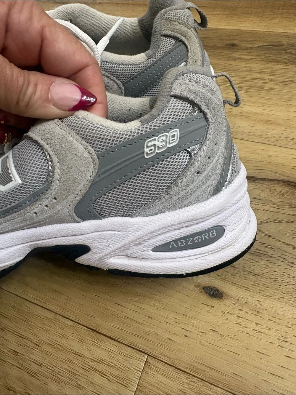 Nb 530 Gray & White Mesh Athletic Sneakers